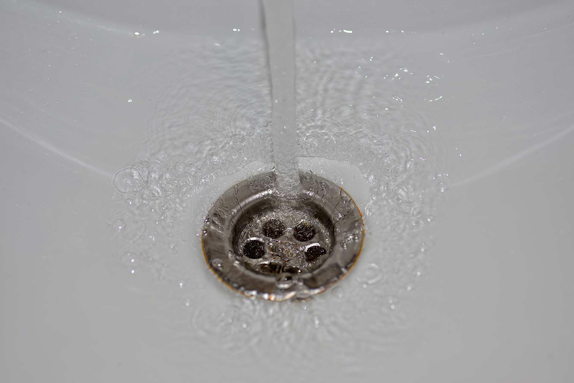 A2B Drains provides services to unblock blocked sinks and drains for properties in Newport Hampshire.